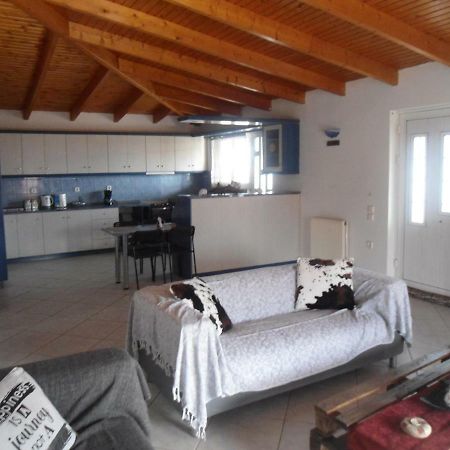 Sunny Apartment 15 Min From Airport And Sea Loútsa Exterior foto
